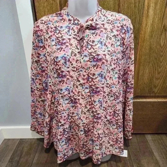Ophelia Roe womens size MED top blouse Floral BRAND NEW - Picture 1 of 5